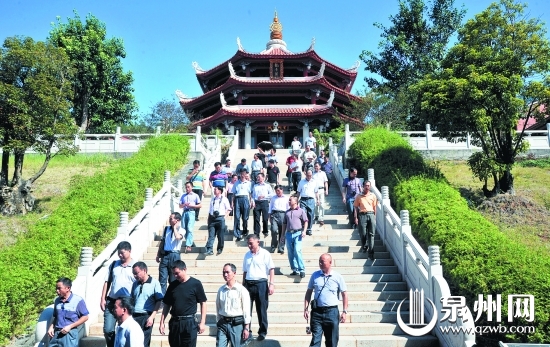 交通費(fèi)用、住宿費(fèi)、購(gòu)物費(fèi)……旅游成節(jié)日消費(fèi)大頭