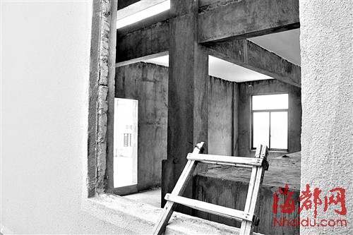 莆田小區(qū)頂樓“葡萄架” 咋成實(shí)體房？