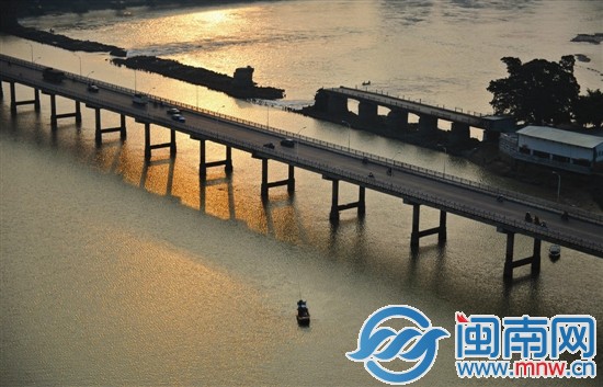 順濟(jì)橋的晨曦