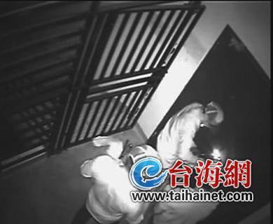 監(jiān)控拍下的三名竊賊