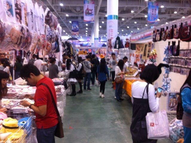 琳瑯滿目的展位吸引不少市民駐足