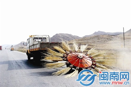甘肅公路現(xiàn)掃路“神器”