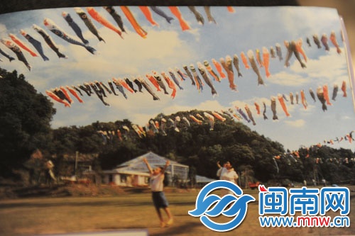 男孩節(jié),藍(lán)天下飄舞的鯉魚風(fēng)箏