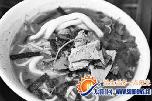 沙茶面、面線糊進清華，掀起美食旋風。1