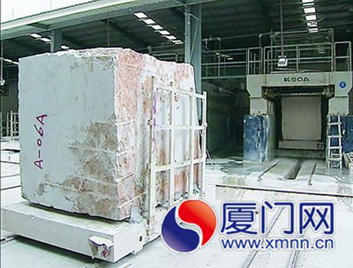 拉鋸機(jī)作業(yè)有明顯的振動(dòng)感。