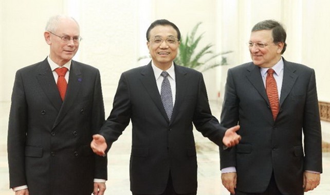 李克強(qiáng)同范龍佩、巴羅佐舉行第十六次中國(guó)歐盟領(lǐng)導(dǎo)人