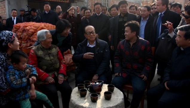 李嘉誠乘私人飛機(jī)來陜做公益