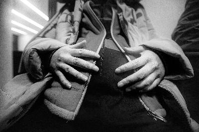 在開(kāi)庭前的等待中