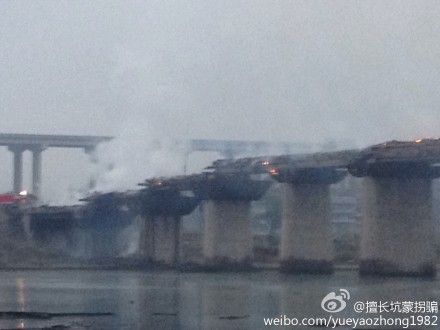 重慶濯水古鎮(zhèn)風雨廊橋火災現場1