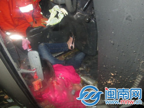 孩子獨守車內危險多2