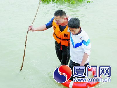 莊警官隨后救出13歲男孩