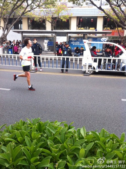 李鐵參加半程馬拉松