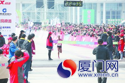 女子組冠軍瑪瑞·迪巴巴沖刺瞬間