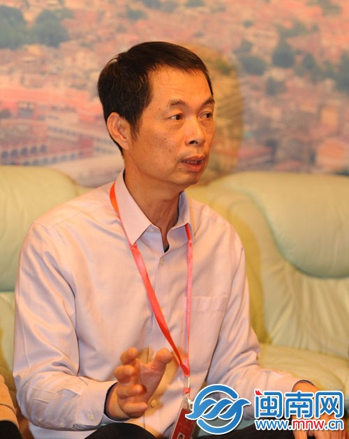 洛江區(qū)衛(wèi)生局副局長(zhǎng)陳篤恒