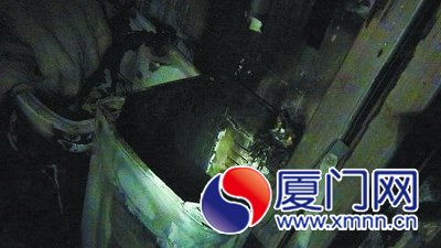 起火的洗衣機燒成廢品