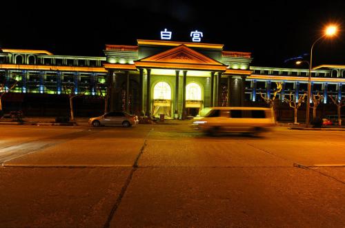 13歲小土豪會所毆打經(jīng)理后叫囂:父母是高官(圖文無關(guān))