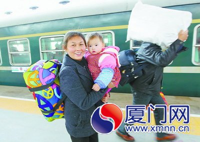 春運(yùn)期間，旅客多選擇乘坐火車(chē)出行