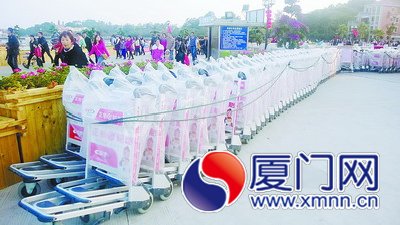 公共手推車悄然登島