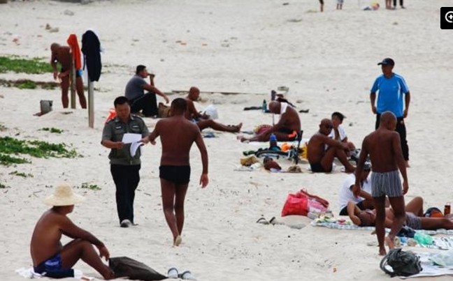 三亞公共海灘裸泳裸曬將罰款