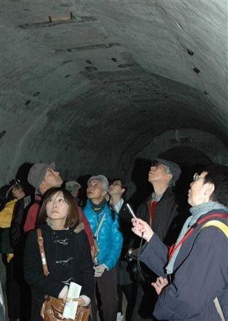 日軍“神風(fēng)特攻隊(duì)”戰(zhàn)壕群曝光