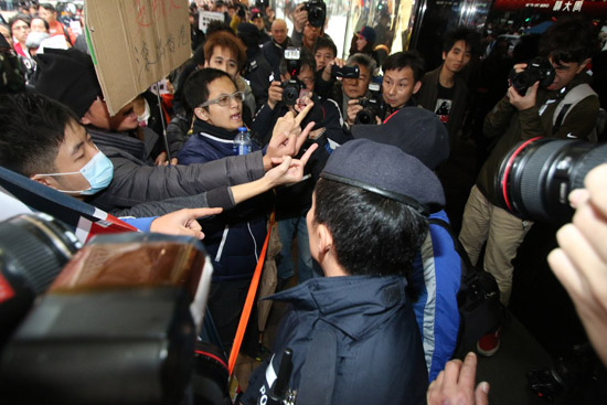 香港反內地組織舉行滅蝗游行