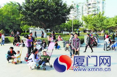 房前屋后更加美麗，社區(qū)居民的生活更加和美。