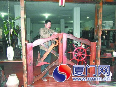 以古船設(shè)備改造的木門，很獨(dú)特