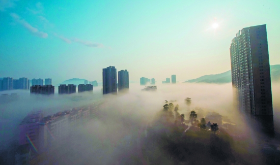 霧中南安，宛如仙境