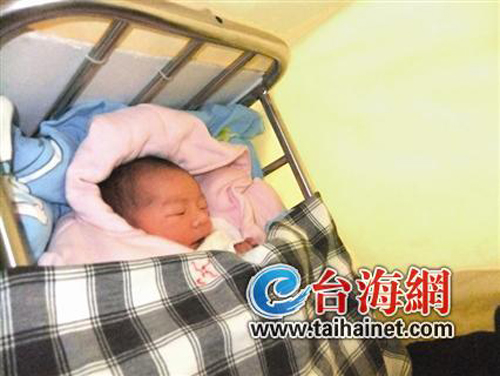 公交司機(jī)載孕婦直奔醫(yī)院續(xù)1