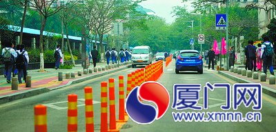 分道器隔離欄桿杜絕占道停車