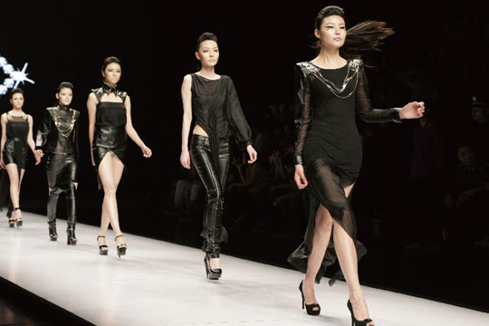 ��17�ú��{�ɰ��������b���[��(hu��)