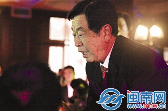 成功圓夢(mèng)，吳天乙老師激動(dòng)得流淚