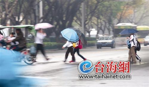 廈門(mén)周邊“雷轟轟雨傾盆”