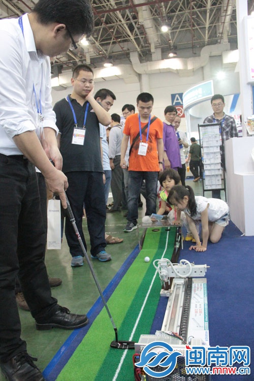 高爾夫推桿裝備，能隨時(shí)練手