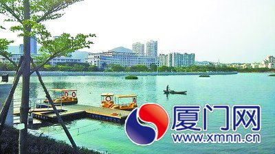 漂亮的海滄湖是大黃鴨的新家