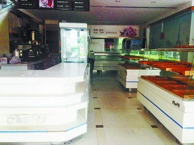 超雅思北店里面的東西已被清空