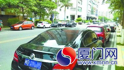 收費(fèi)停車位管理方均表示，對(duì)收費(fèi)員有制度約束。