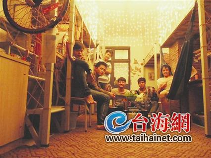 男生宿舍成情調(diào)酒吧