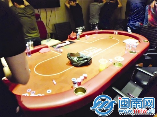 警方抓獲31名涉嫌違法犯罪人員，繳獲3張賭桌