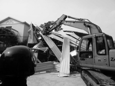 冠洲村違建鋼架廠房被拆除