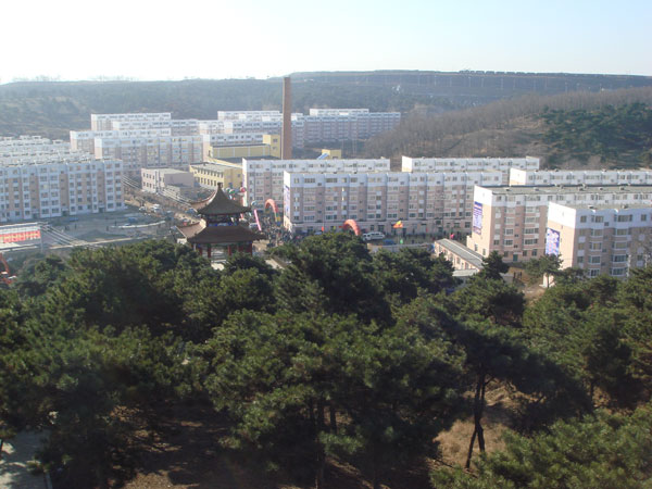 莫地棚戶區(qū)改造后，環(huán)境優(yōu)美，景色怡人。