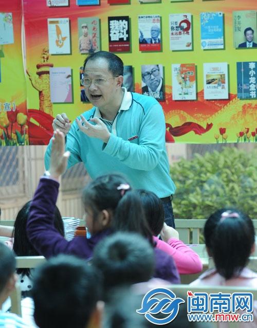 賴東升校長(zhǎng)答小記者問