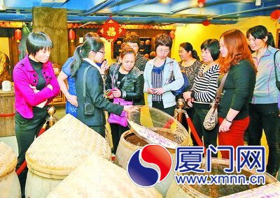 百名母親來到古龍醬文化園分享幸福時(shí)光