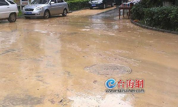 昨日廈門(mén)一場(chǎng)暴雨 警方7個(gè)小時(shí)接到17起積水報(bào)警4