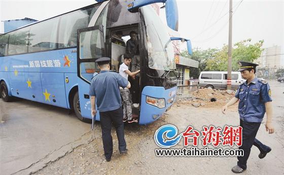 泉州長途車跑到廈門搶客 廈門公司派臥買票取證