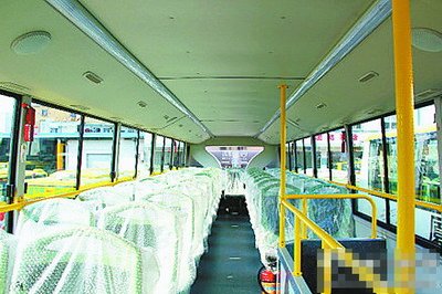 雙層巴士載量大，可有效緩解高峰期交通壓力