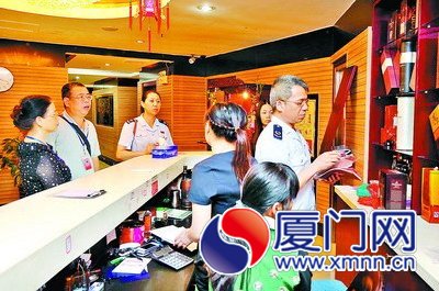 到酒店檢查是否存在公款吃喝現(xiàn)象