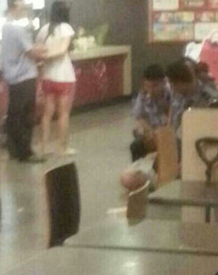 吳姓女子因拒給陌生男手機號遭6名男女毆打，最終不