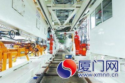 “成功號(hào)”一號(hào)拖車(chē)進(jìn)入工作狀態(tài)。