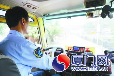 山高路陡，對公交司機的技術(shù)要求也非同一般